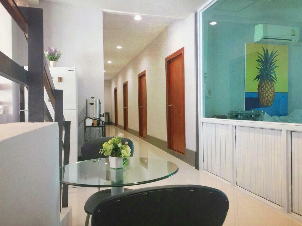 S'Prima Hostel Phitsanulok Esterno foto