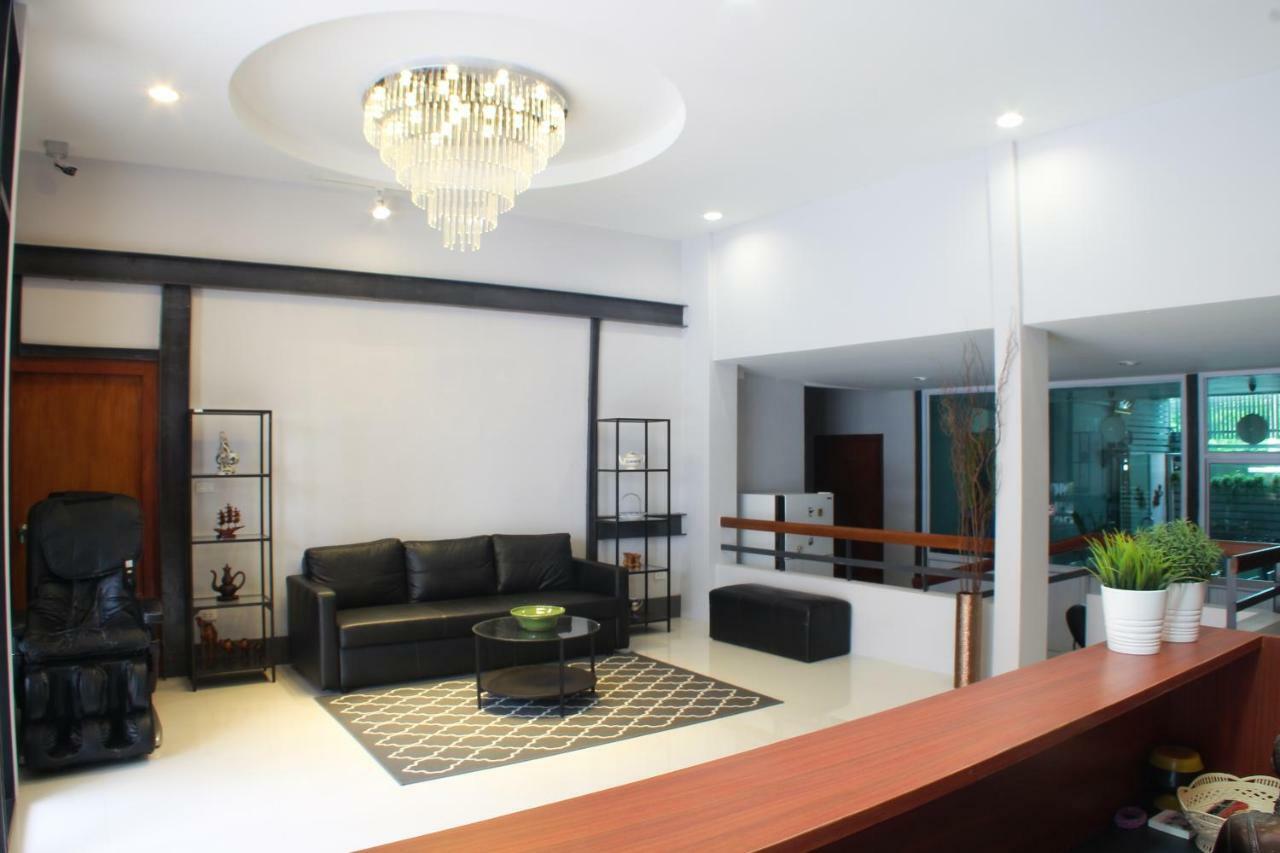 S'Prima Hostel Phitsanulok Esterno foto