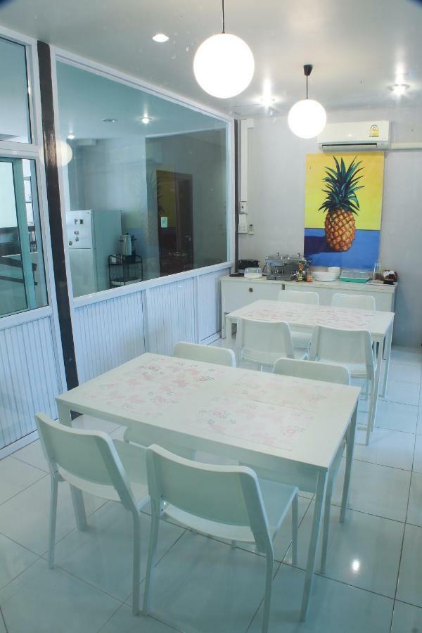 S'Prima Hostel Phitsanulok Esterno foto