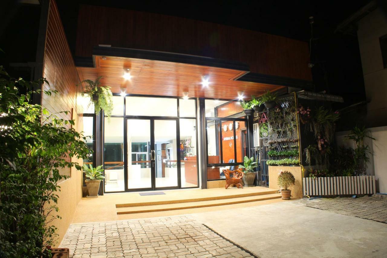 S'Prima Hostel Phitsanulok Esterno foto