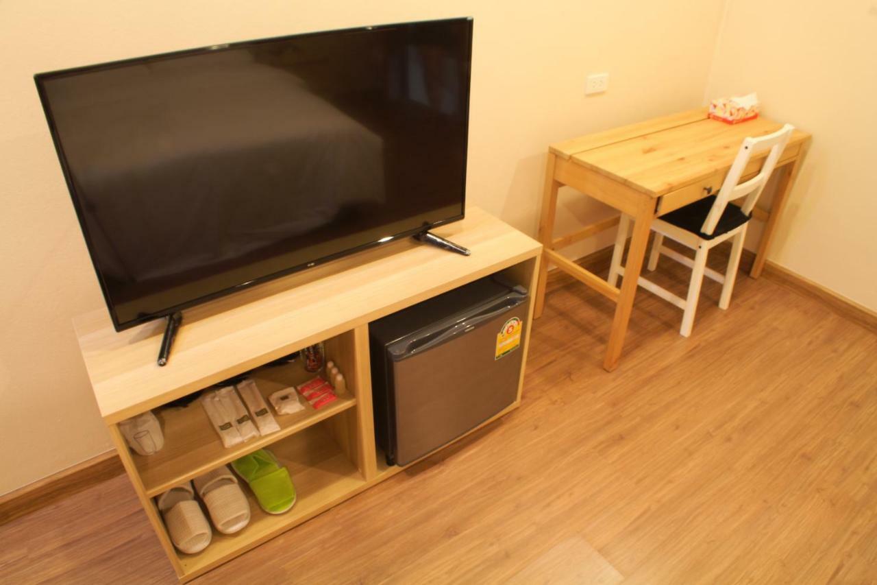 S'Prima Hostel Phitsanulok Esterno foto