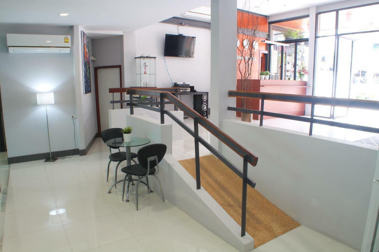 S'Prima Hostel Phitsanulok Esterno foto
