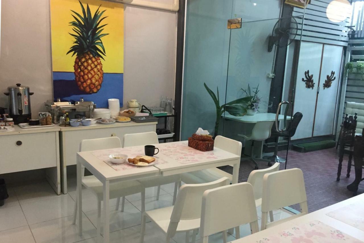 S'Prima Hostel Phitsanulok Esterno foto